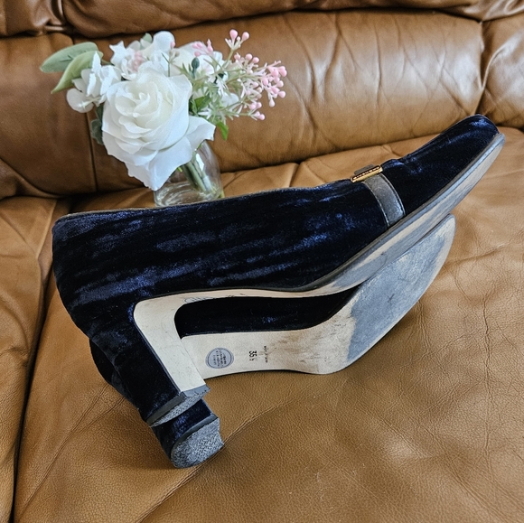Women's Givenchy Blue Velvet Pump Heels Size 6 US - Picture 12 of 12